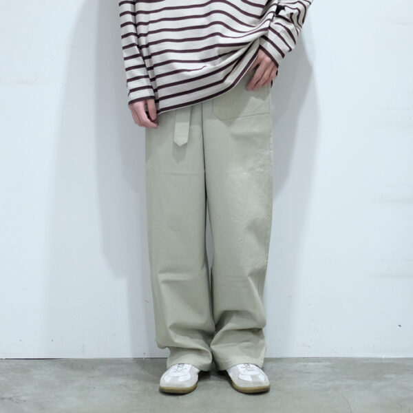 オーラリー、(AURALEE) HARD TWIST FINX HEAVY CHINO BELTED PANTS