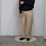 オーラリー、(AURALEE) SUPER FINE WOOL COTTON TWILL SLACKS