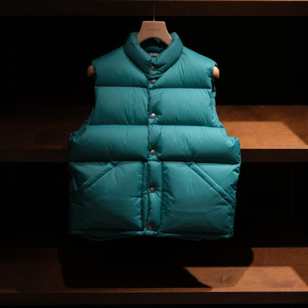 A25AV02NL_JAGRN_025A