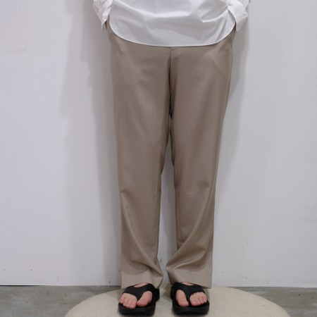 オーラリー、(AURALEE) WOOL SILK TROPICAL SLACKS、ボトムス