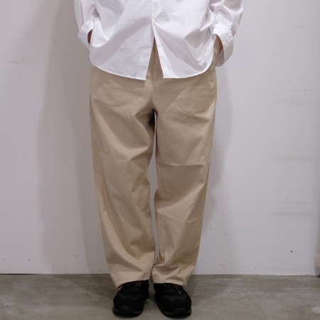 ヤエカ、(YAECA) CHINO CLOTH PANTS-TUCK TAPERED、ボトムスパンツ 